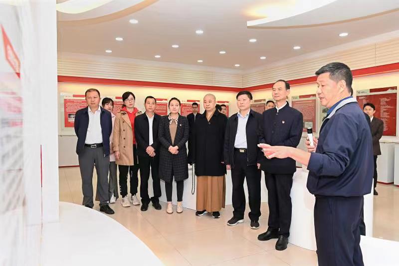 福建省人大常委會(huì)黨組書記、副主任雷春美和全國(guó)人大代表到順昌虹潤(rùn)等地調(diào)研